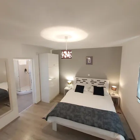 Πανσιόν Dragic Ζαντάρ