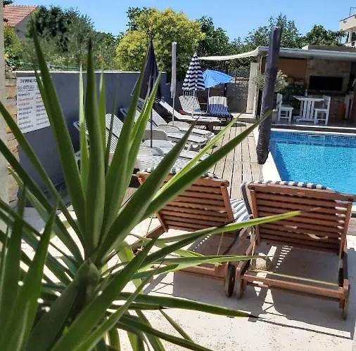 Dragic Гостьовий будинок